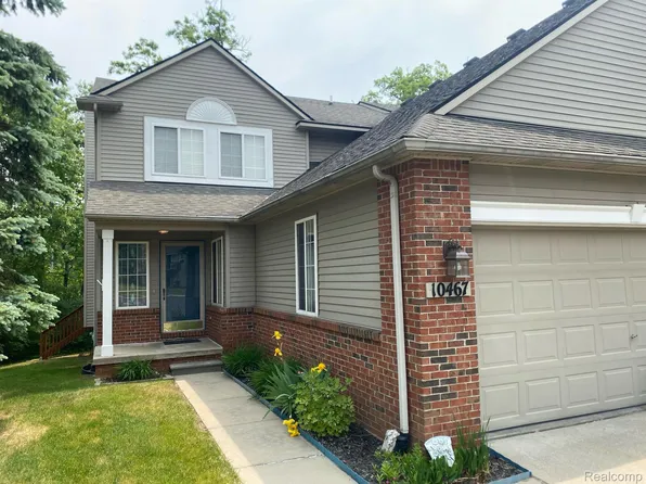 10467 Woodcliff Ct, Hartland, MI 48353