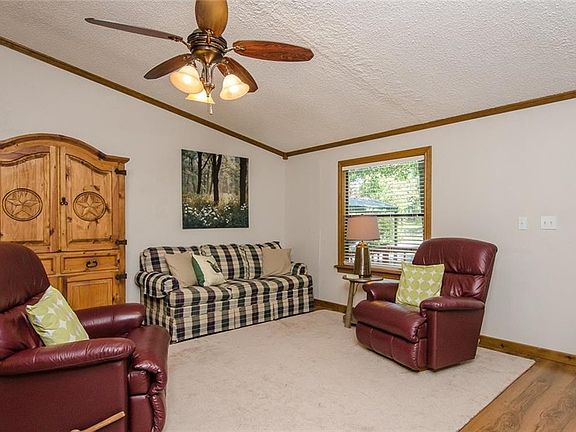 5th image of 247 Castlewood Dr