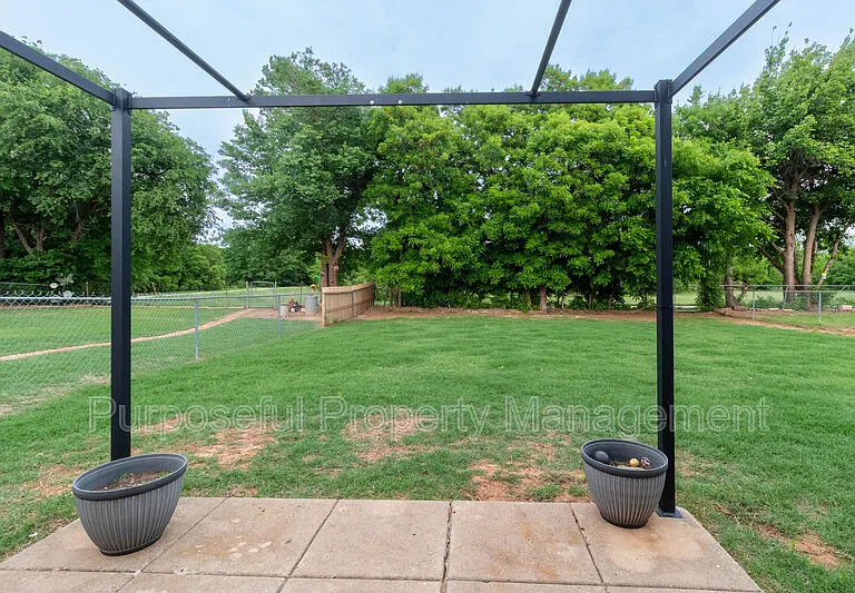 216 N Fretz Ave — Photo 25