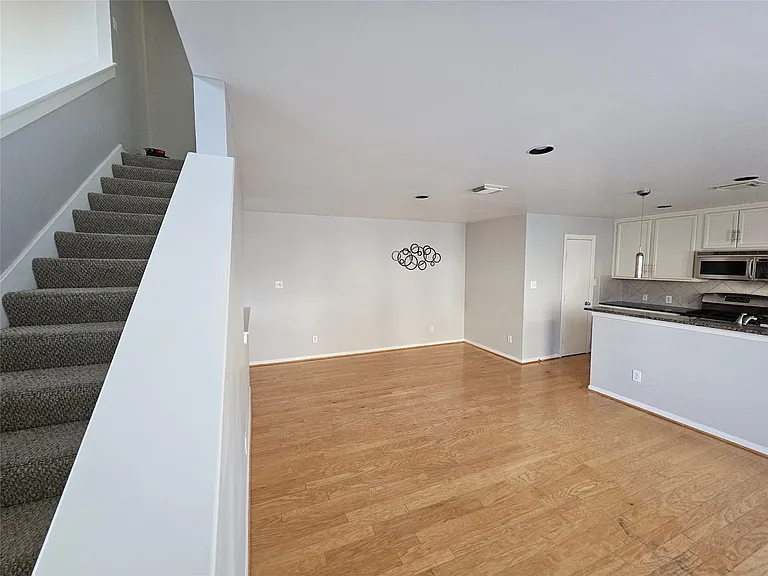 1271 W 17th St — Photo 14
