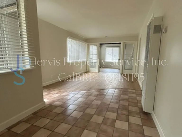 8922 Evergreen Ave #A — Photo 3