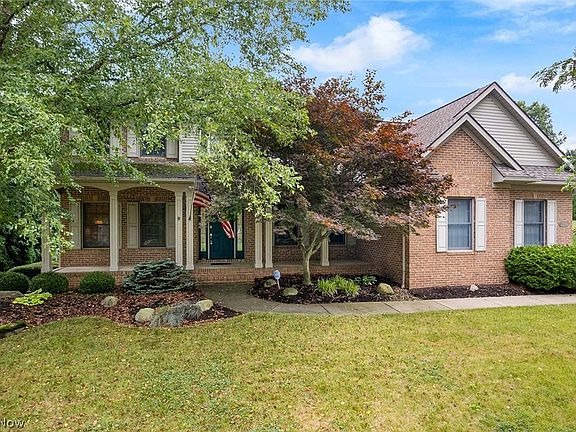 3rd image of 2256 Canterbury Ln