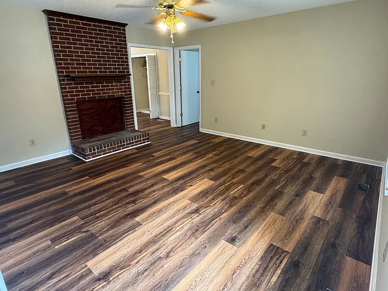 3609 Castlegate Dr — Photo 5