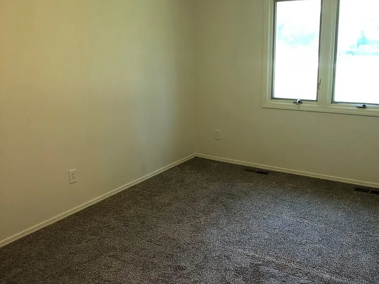 2824 Country Ln — Photo 16