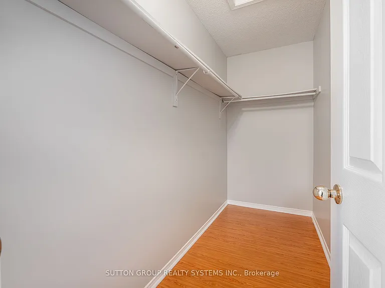 6556 Opera Glass Cres S — Photo 35
