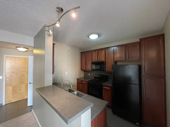 2566 Ellis Ave, Saint Paul, MN 55114