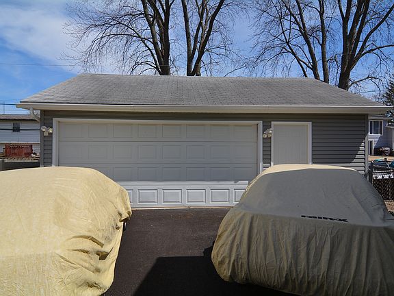 Oversized 2.5 Car Garage