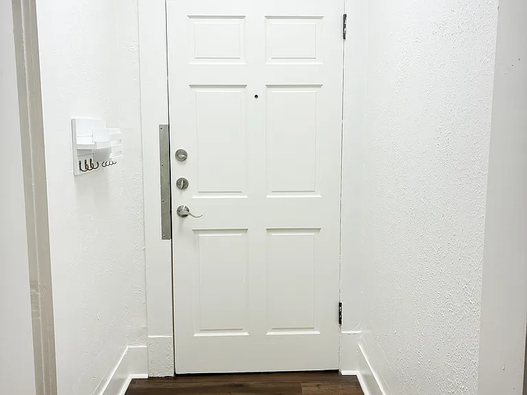 416 E Dewey Pl #5 — Photo 2