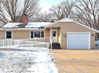 210 9th Ave SE, Faribault, MN 55021