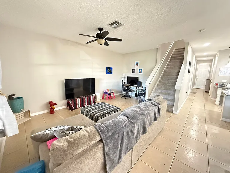 3421 Home Town Ln — Photo 7