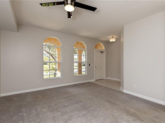 4th image of 6092 Towncenter Cir
