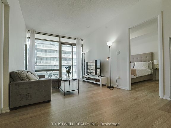 3rd image of 38 Grenville St #2601