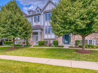 138 Bennett Dr, Carol Stream, IL 60188