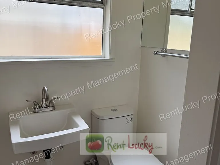 12835 NE 104th St #B — Photo 13