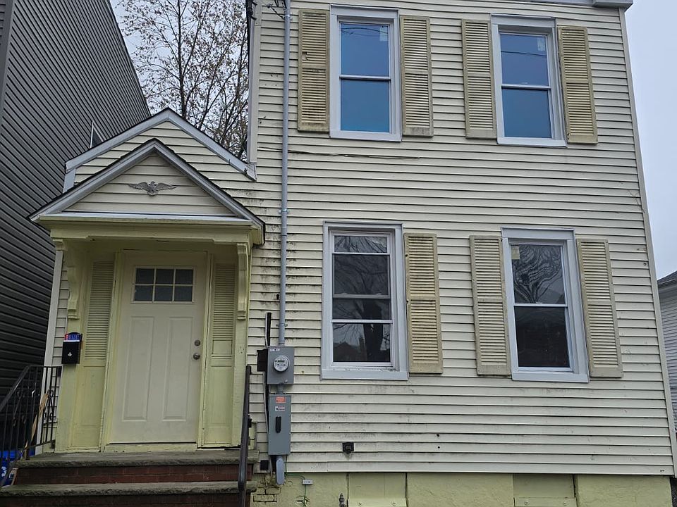 1st image of 11 Grove Ter