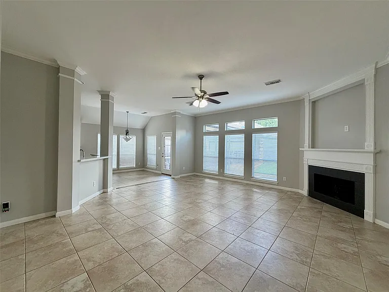 1510 Flanders Field Ln — Photo 2
