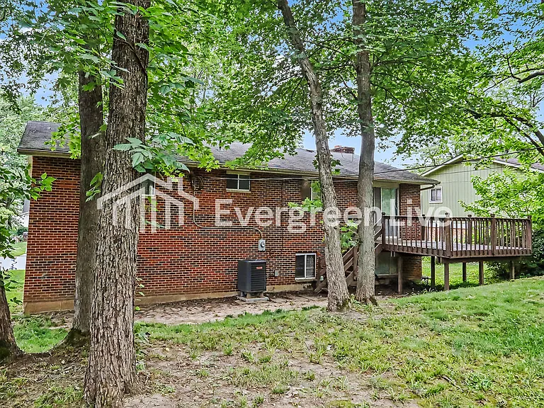 224 Mason Ave — Photo 14