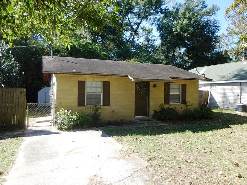1st image of 4912 Poinsetta Ave