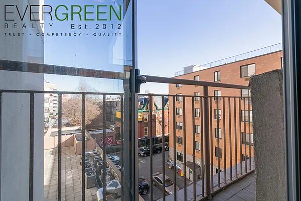 Rented by ERNY LLC | media 12