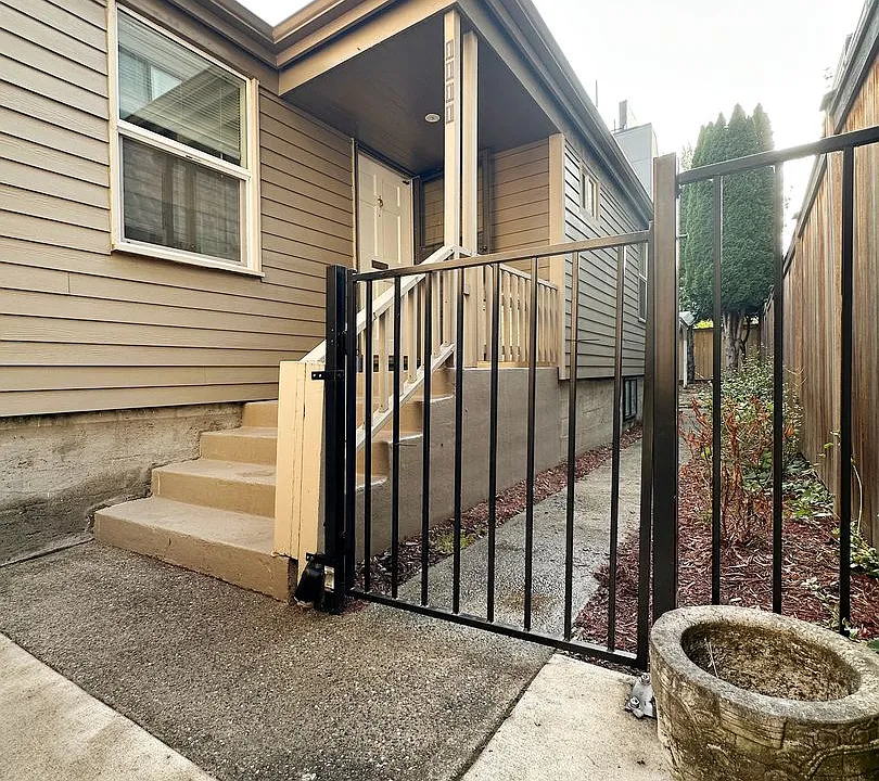 1111 34th Ave