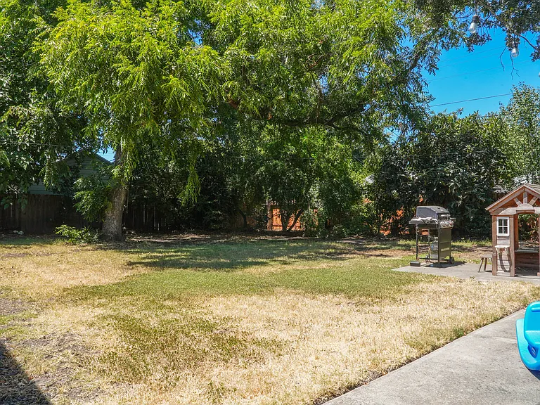 1531 W Mendocino Ave — Photo 19