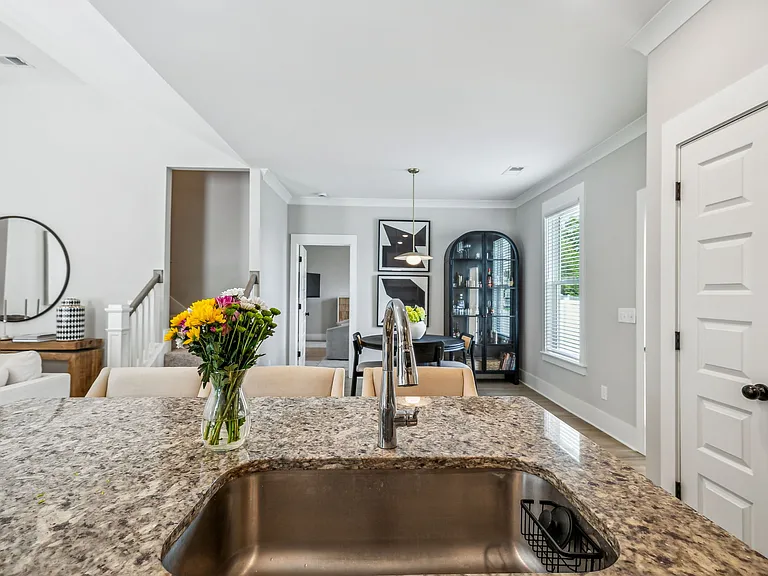 7560 Maggie Dr — Photo 24