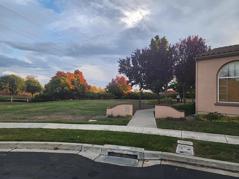 1432 Cedarwood Loop — Photo 3