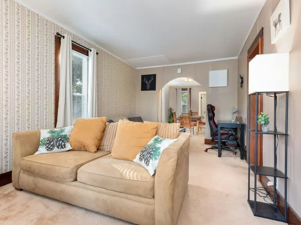 511 S 3rd St #1, Dekalb, IL 60115