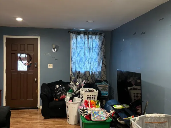 853 Anchor St, Philadelphia, PA 19124