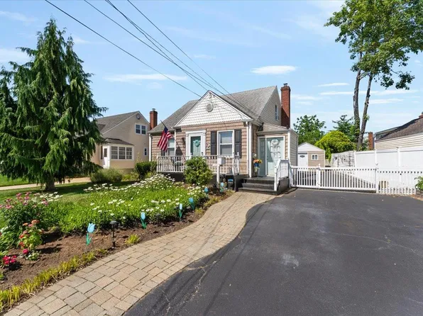 2 Croydon Drive, North Bellmore, NY 11710