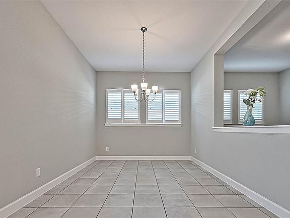 3rd image of 423 Jolly Ginger Dr