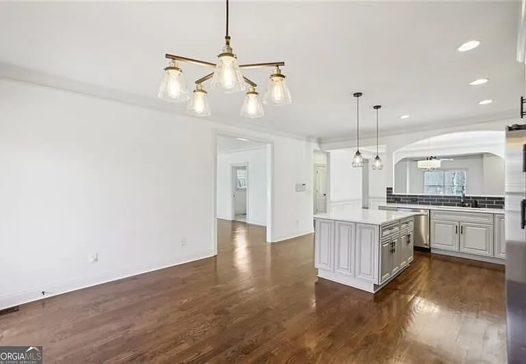 2108 Main St NW — Photo 9
