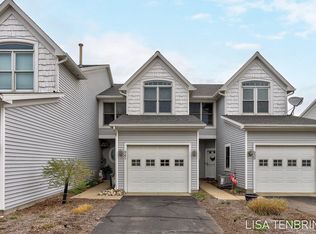 941 W Savidge St, Spring Lake, MI 49456