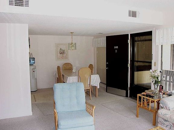 Dining Rm.