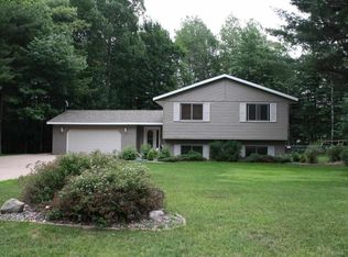 55 S Tracie Ln, Marquette, MI 49855