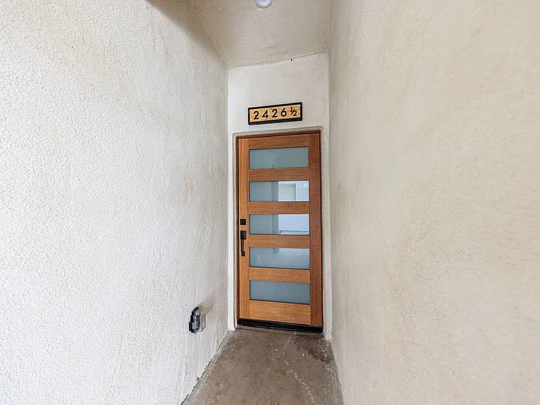 2424 S West View St — Photo 8