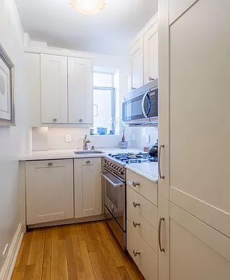 Sold by Bank Neary | media 4