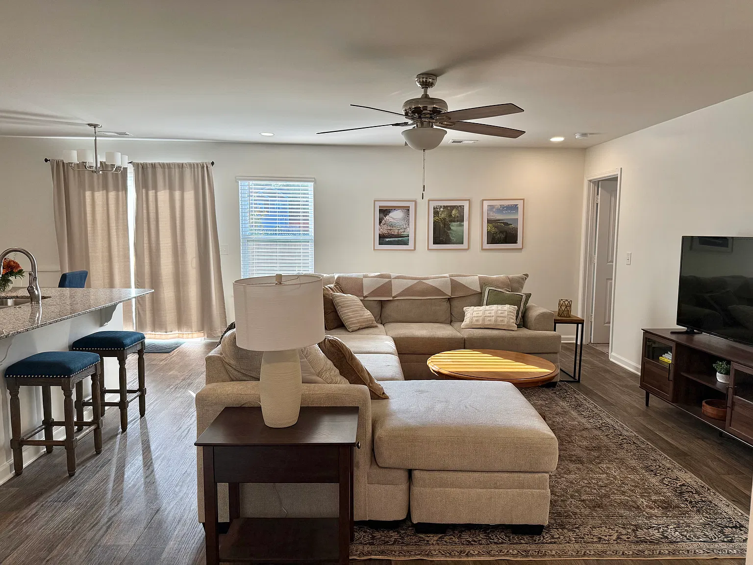 3 bed, 1399 sqft, $2,100 — Photo 4
