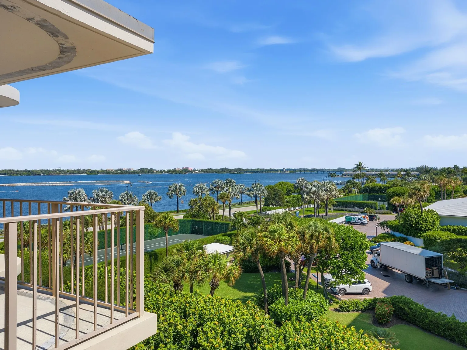 3 bed, 3.0 bath, 1719 sqft, $7,000 — Photo 3