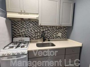 1476 Chapel St #204, New Haven, CT 06511