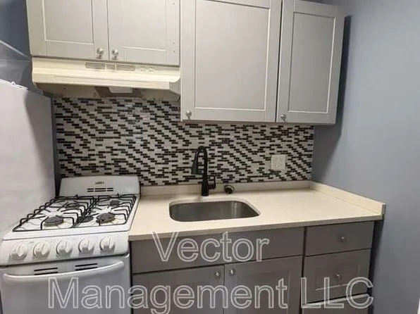 1476 Chapel St, New Haven, CT