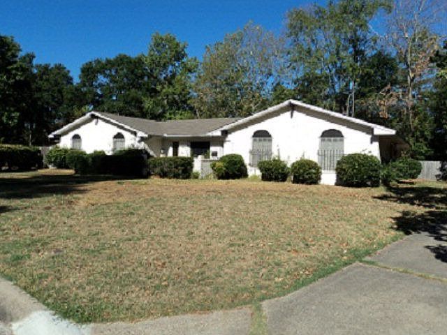 1st image of 107 Lakewind Dr