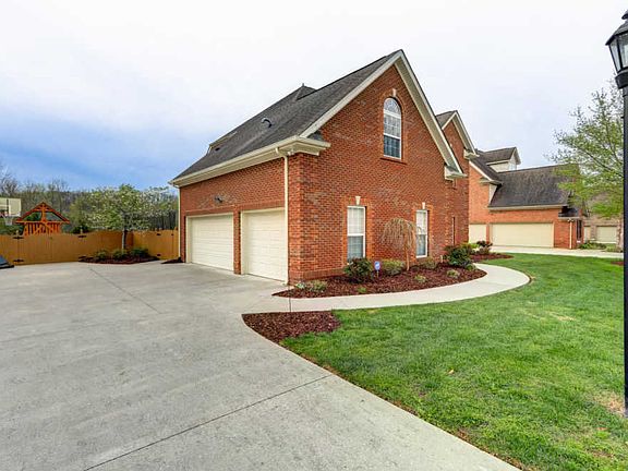 2nd image of 4528 Ivy Rose Dr