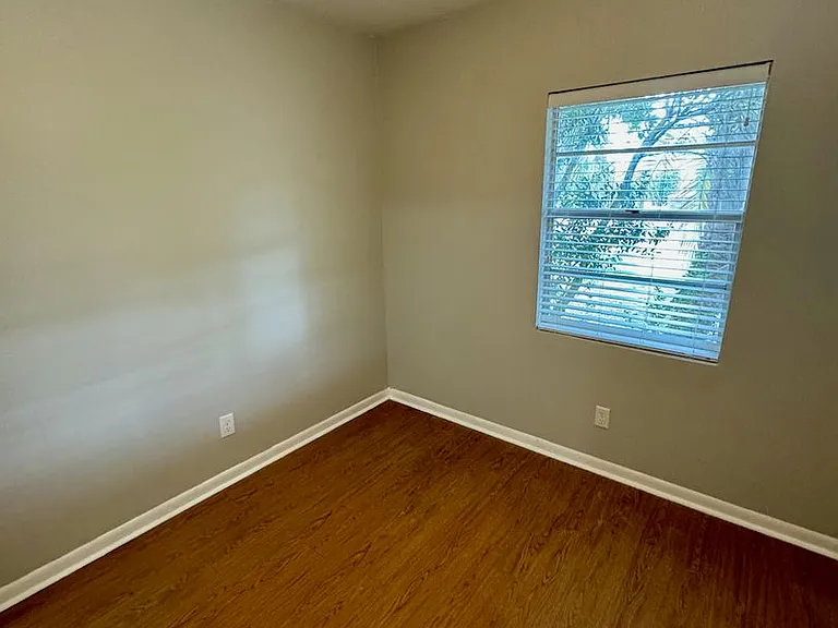 21804 Marlin Ave — Photo 57