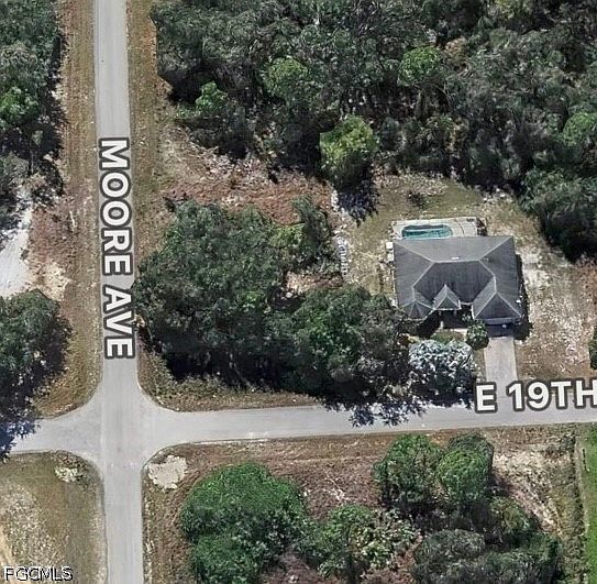 2nd image of 3906 E 19th St