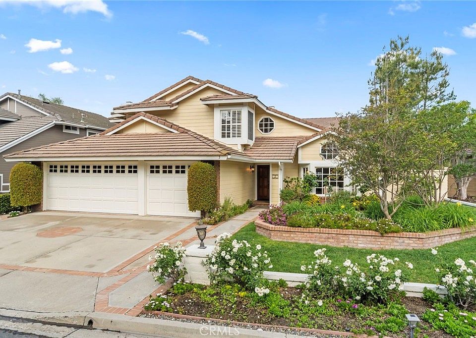 1st image of 5 Pinewood Dr