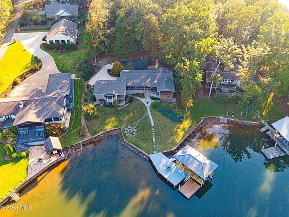 4th image of 41 Bell Ln