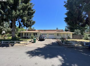 556 Cinderella Loop, Eugene, OR 97404