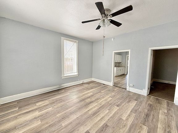 4th image of 309-311 Colorado Ave