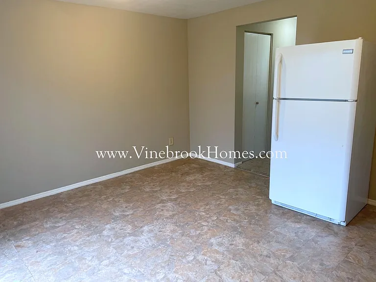 8259 Mount Carmel St — Photo 6